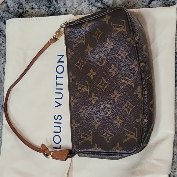 Louis Vuitton Pochette Vintage w/Dust Bag - Picture 10 of 16